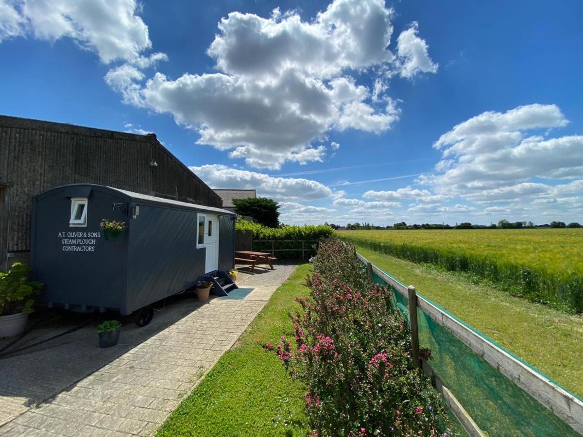Shepherd'S Hut At Puttocks Farm Villa Great Dunmow Esterno foto